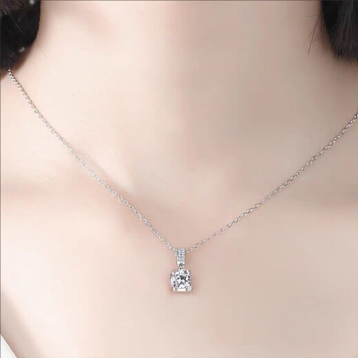 Fat Donglai same style platinum bull head pendant moissanite 18K diamond necklace 1 carat AU750 shopping mall same style female bull head full diamond 18K single pendant