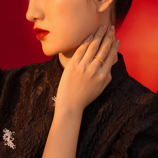 Lukfook Jewelry pure gold twist gold ring women's closed ring price No. 11 - about 3.08 grams