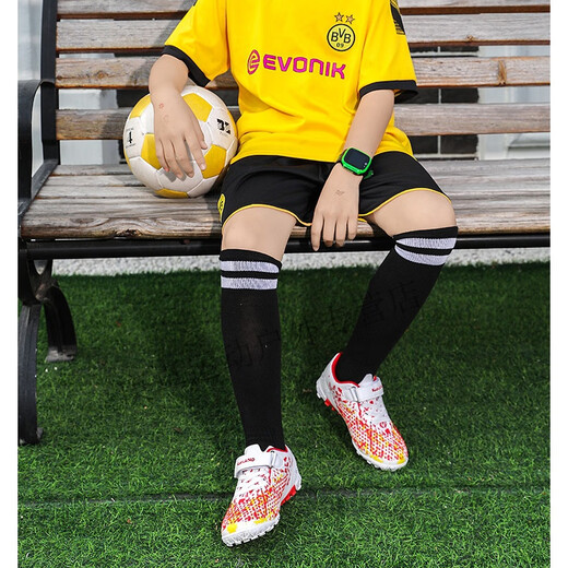 
Fashulin 2024 new children's football shoes for boys and adult students TF broken nails AG long nails mandarin duck girls training shoes 6199 mandarin duck Velcro white moon + white red (buy one free 31