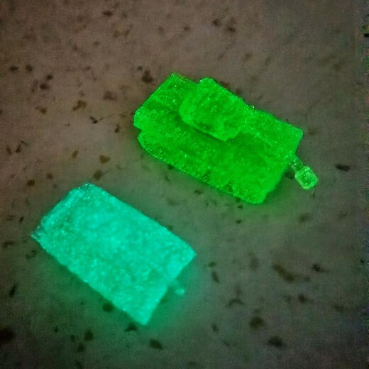 Pupan Mini Tank Tank Children's's Effrayable et assemblé Luminous Blocy Blocs Tank Figures assemblé Mini Elementary School Toys 24-entrée