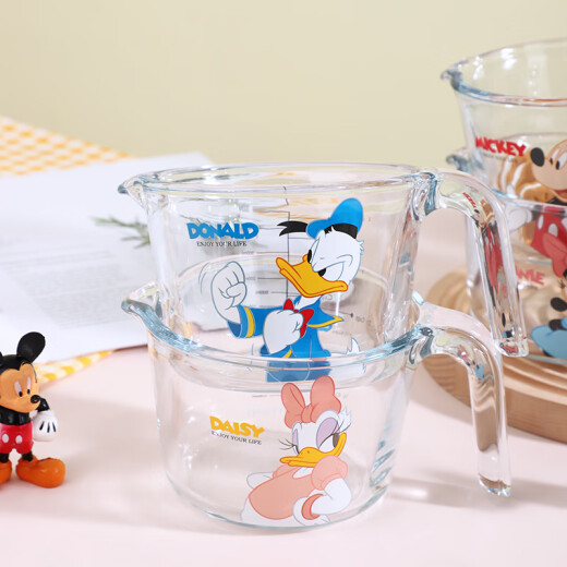 Disney (Disney) Disney glass high temperature resistant measuring cup with scale breakfast cup portable milk egg cup kitchen baking cup Donald Duck glass measuring cup (with scale) 500ml 1 piece