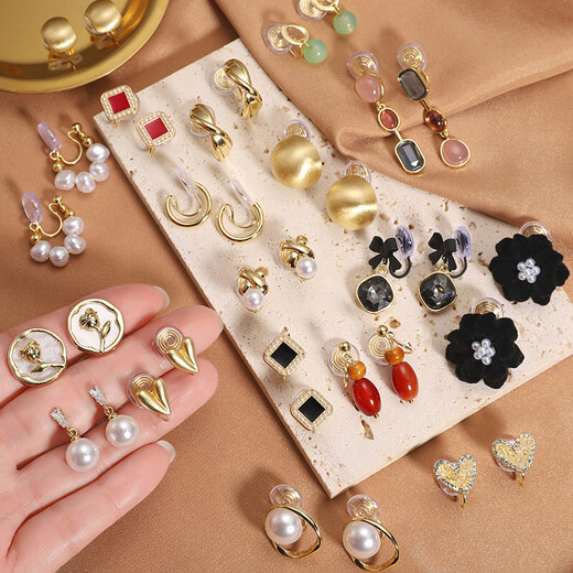 Collection of earrings, fashion hot style earrings, women's versatile earrings, high-end niche design earrings, temperament earrings, 3 pairs of earrings, random styles, no limit to picture style