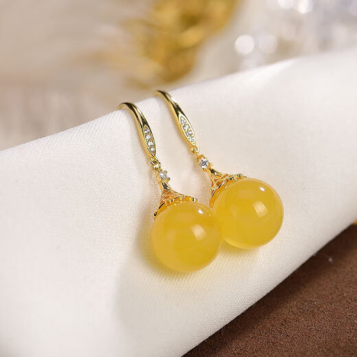 Yuanzu S925 sterling silver gold-plated natural amber beeswax round bead earrings, light luxury ladies style earrings, earrings beeswax one