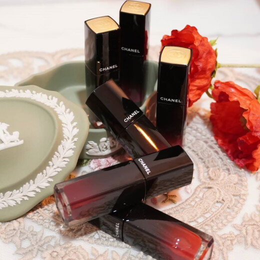 Chanel Glamor Glaze Lip Glaze Black Tube Mirror Lip Gloss Lipstick Gift for Girlfriend and Wife Chanel Glamor Glaze Lip Glaze #79