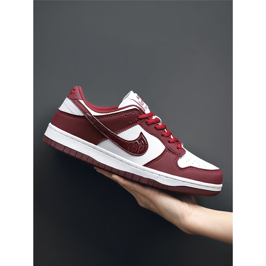 aj women's shoes Putian black and white panda dunk red wedding shoes aj1 low top shoes sports Kata men's shoes 1699 white plus black 35