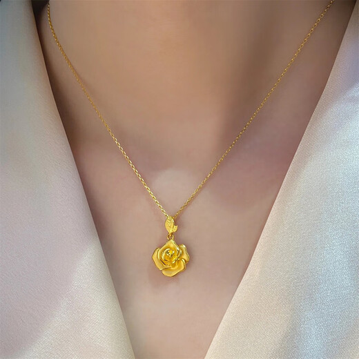 Shengli Romantic Retro 18K Gold Rose Necklace Women's Gold Flower Pendant Clavicle Chain 999 Gold Gift for Girlfriend Three-dimensional Rose Necklace