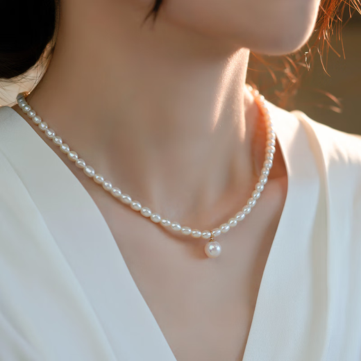 COULN KIN Freshwater Pearl Necklace Young Women Fashion Light Luxurious New Pendant Birthday Valentine's Day Gift for Girlfriend Simple Freshwater Pearl Necklace