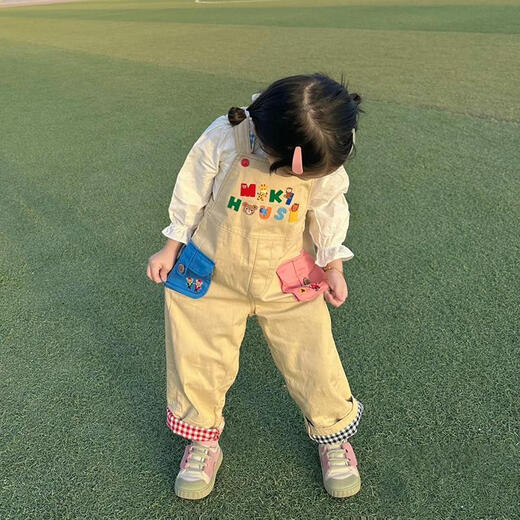 姒漾女童裤子春秋款2025新款女宝宝洋气儿童小女孩时尚卡通字母背带裤 主图款 110