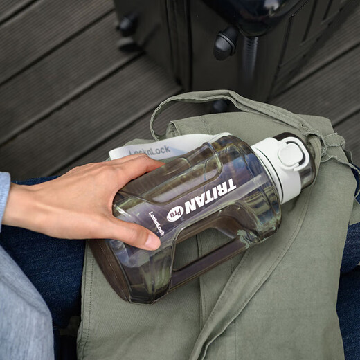 LOCK&LOCK small reservoir large capacity plastic sports water cup outdoor cold water bottle scale handle men and women cup 2.2L gray