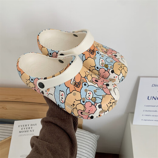 Yuou 2025 Summer Nuevos zapatos para padres e hijos Sandalias para niños Bolsas y mujeres grandes, medianas y pequeñas zapatillas de playa para bebés Smn Strawberry Bear 38-39 (adecuado para 37-38)
