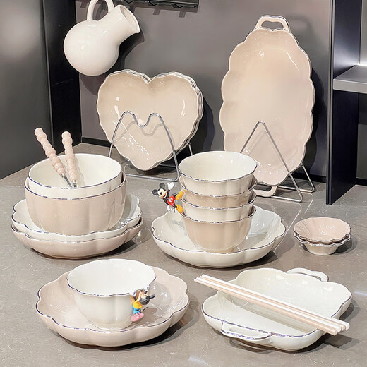 Xibaisheng bol en céramique haut de gamme ensemble de plats à la maison plats de qualité bassette de bol de bol de bol combinaison combinaison combinaison haut de glame de table colorée ensemble de table de table de 8,5 pouces 2 paquets [1278] style sans or