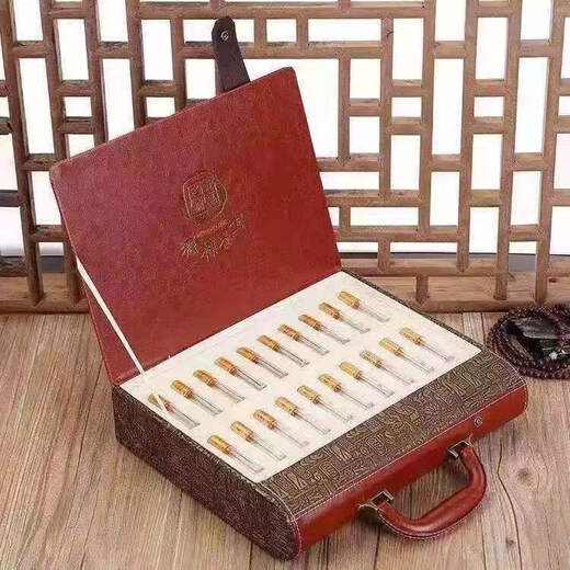 Authentische Cordyceps Geschenkbox Echte Trockenwaren Mid-Auto Festival Geschenk High-End-Geschenke für Älteste und Eltern Ernährungsprodukte Brown Handpack große Streifen von Cordyceps 50 Stück