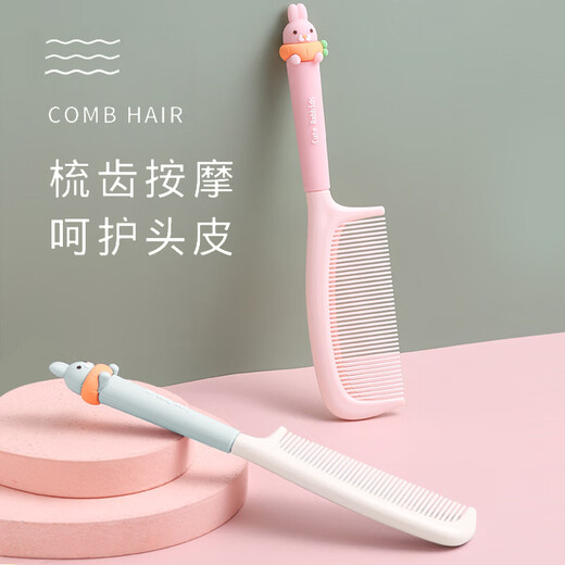 Un peigne approprié, une petite fille, un peigne, une femme, un peigne à cheveux longs, une fille, un seul cheveux, un peigne de lapin rose, une fille, un seul cheveux, un peigne de lapin rose