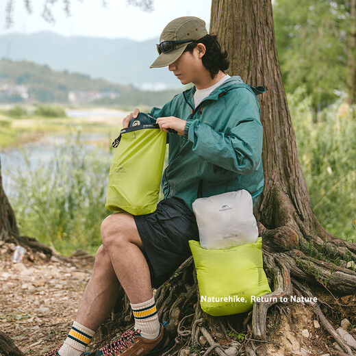 NatureHike挪客卷口防水收纳袋 轻量便携超轻户外露营徒步登山骑行旅行出差 光学白4L