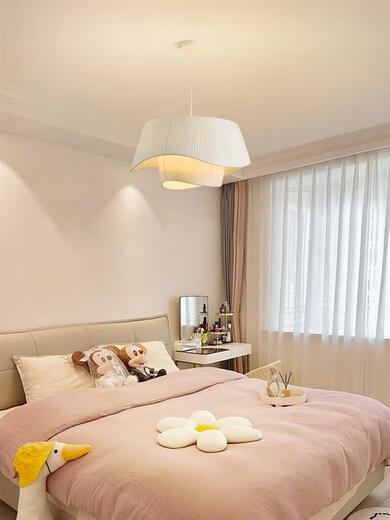 Luz de techo de dormitorio XMSJ Estilo de crema cálido y romántico Room Light Modern Simple House Hoom Lámina colgante 3895 Modelo Beige 45 cm E2 Tres colores 7*