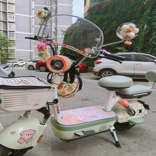 Shoumai Emma Yuan Universe Electric Vehicle Decoration Luna 24 Accessories Renovation Seat Cover Foot Pad Trunk Rearview Mirror Windshield SpongeBob SquarePants (key cover + NFC card cover)