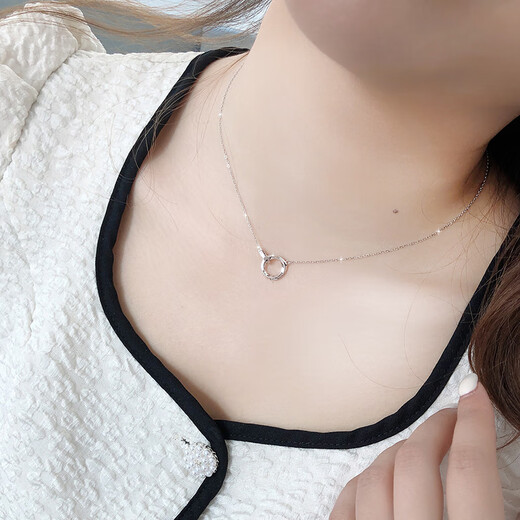 Farcoko platinum necklace Möbius ring PT950 platinum practical heart-shaped birthday gift for girlfriend and wife Platinum necklace + Möbius