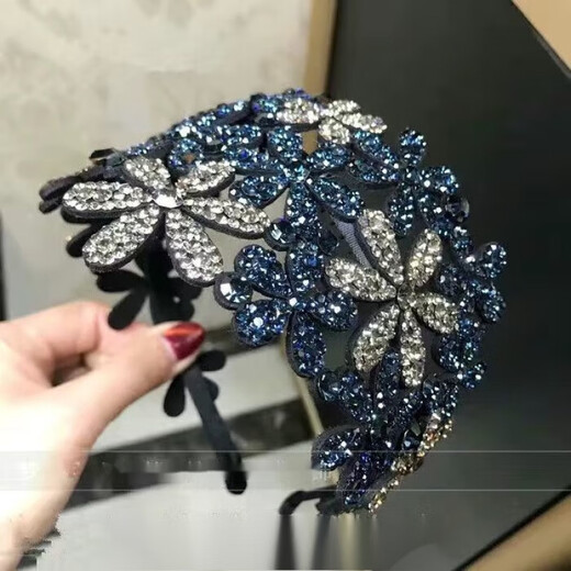 Mrs. Win (Mrs win) wide-brimmed flowers to cover white hair artifact, flower blossoms, rich and noble pressure hairpins, hairpins, rhinestone anti-slip headband, headband, headband, white hair cover - ink gray B05-104