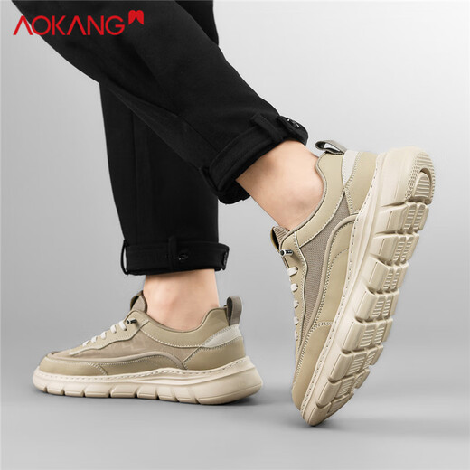 Aokang Herrenschuhe Leinwandschuhe vielseitige Schuhe Männer Mesh lässige Schuhe Männer Sand Farbe 40