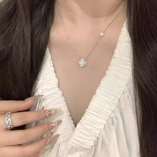 Four-leaf clover zircon style necklace, cool and sparkling, niche, simple and exquisite clavicle chain, noble and gold-like necklace, four-leaf clover necklace