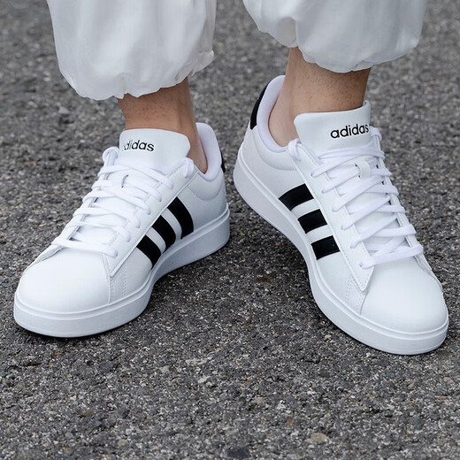 阿迪达斯（adidas）三条纹板鞋男女鞋2025夏季新款经典低帮运动鞋复古轻便学生休闲鞋 GW9195白色 42 (260mm)