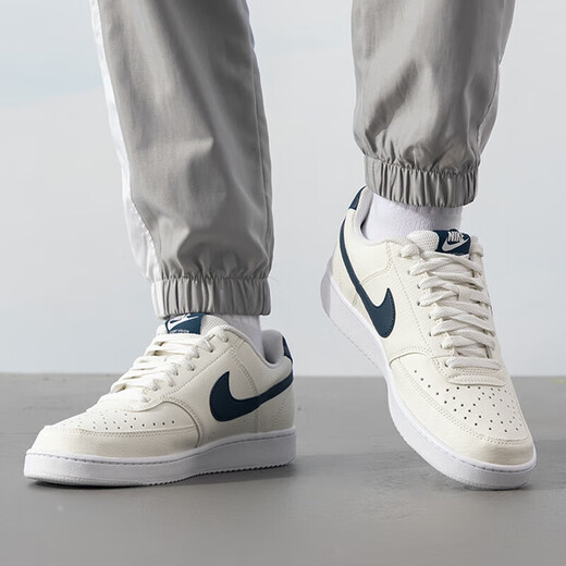 耐克（NIKE）休闲鞋男鞋秋冬新款COURT透气耐磨运动鞋时尚经典潮流低帮板鞋 HQ4867-101/帆白/军械深海蓝 41 (260mm)