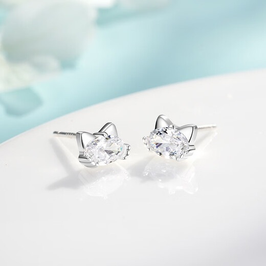 Holycat Cat in Arms 999 pure silver single diamond kitten earrings girl birthday gift pierced earrings versatile women's ear jewelry 999 silver single diamond kitten earrings pair