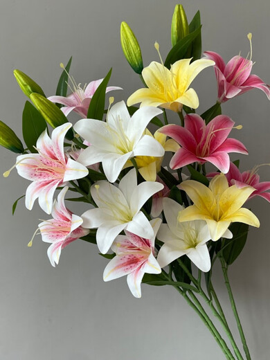 Runlei artificial flower lily artificial flower living room plastic bouquet floor decoration silk flower wedding flower arrangement interior decoration decoration plastic touch large lily-white