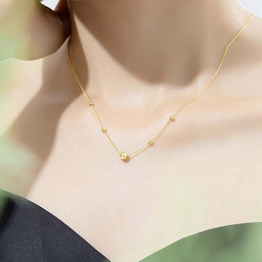 Happy birthday gift 18K gold necklace female cat eye laser bead necklace sparkling clavicle chain for girlfriend