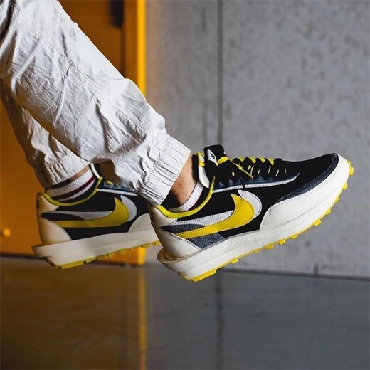 耐克（NIKE）男子新款Sacai X VaporWaffle 三方联名解构运动休闲跑步鞋【潮】 DJ4877-001 40