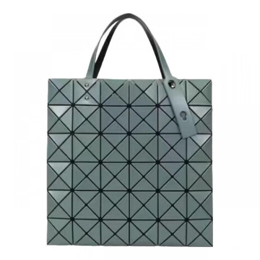 三宅一生（ISSEY MIYAKE）Matte六格哑光大容量PVC托特包Tote包购物手提单肩包七夕礼物 浅灰色BB06-AG683