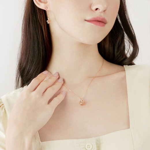 Chow Sang Sang 18K Rose Gold VA Laurel Crown Diamond Stud Earrings Women's Color Gold Earrings 90894E