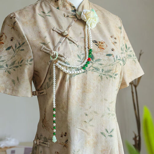 Du Ti's ancient style cheongsam pressed front lotus pearl tassel butterfly pendant Hanfu pressed front chest pendant decorative brooch accessories Cheongsam pressed front Yunyuezhi