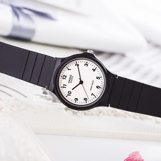 Casio (CASIO) small black watch for men and women, unisex student civil service examination, college entrance examination usable quartz watch MQ-24-7B