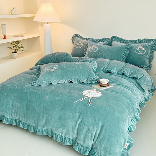 Hongdou 2025 new autumn and winter baby velvet bow patch embroidered bed cover style four-piece set light luxury elegant lace design bow patch embroidery - lake green four-piece set 1.5 bed cover style (quilt cover 200*230cm)