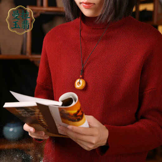 Manla Jade Pei natural beeswax peace buckle pendant men and women sweater chain old honey antique wax hidden buckle jade pendant genuine peace buckle pendant