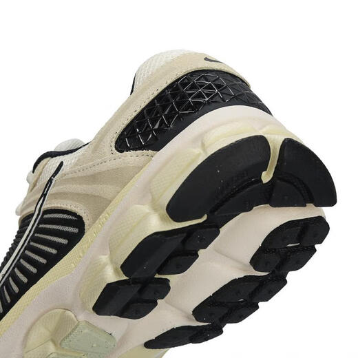 耐克（NIKE）Vomero 5男鞋迈柔运动舒适百搭防滑耐磨低帮运动跑步鞋 HF1553-701 40.5