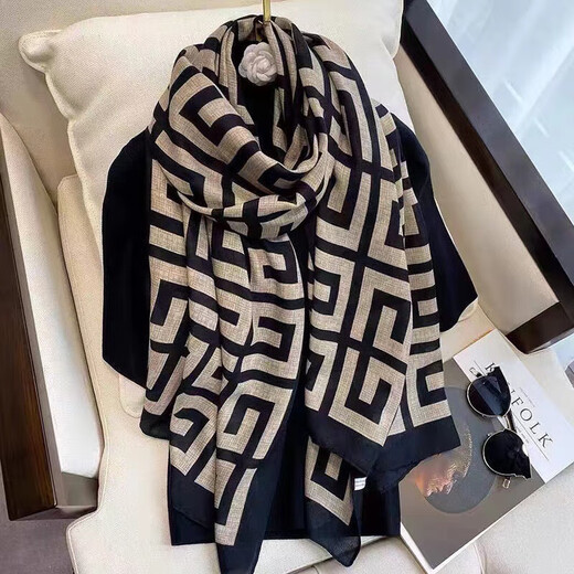 Écharpe à imprimé mince d'automne populaire à la mode imprimée à imprimé soft touch haut de gamme Écharpe pour les femmes, lettrage arrière