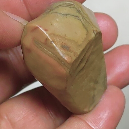 Xinjiang Hami Nanhu Laokeng clinker jade colored mudstone boutique handle piece 46.6 grams.