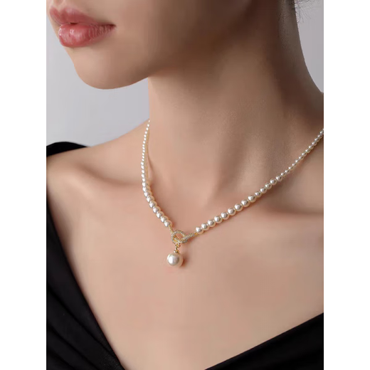 Zhou Taisheng's micro-inlaid knotted pearl pendant necklace is fashionable, light, luxurious, exquisite and elegant, clavicle chain, lady style sweater chain, pearl pendant necklace