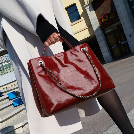 Reessy luxury women's bag handbag large capacity tote bag 2026 new fashion commuter middle-aged shoulder bag light luxury black (gift box packaging)