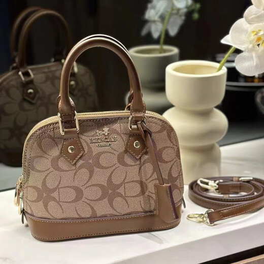 I.T CKENGRT2024 Chinese Valentine's Autumn and Winter Fashion Classic Versatile High-quality Texture Shell Bag Niche Hand-Laundry Single Shoulder Crossbody Bag Women's Khaki Medium Bag