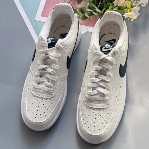 耐克（NIKE）休闲鞋男鞋2025夏季新款Court运动鞋轻便透气低帮复古板鞋 HQ4867-101帆白/军械深海蓝 39