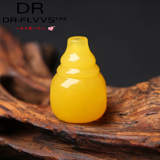 Fat Donglai's same beeswax three-way one-piece Buddha head chicken oil yellow old wax amber with beads and one 12mm three-way
