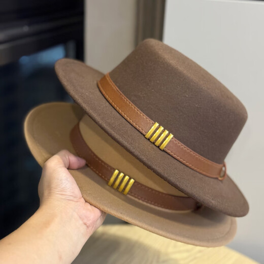Woodpecker Hepburn style French belt decorated woolen flat top hat female British socialite retro all-match jazz hat khaki color adult 54-60 adjustable
