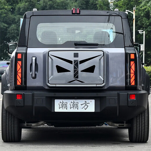 Tucker is suitable for 24 Chery iCAR 03 rear small bag decorative stickers, tailgate spare tire cover stickers, car stickers, C-type stickers, red reflective material