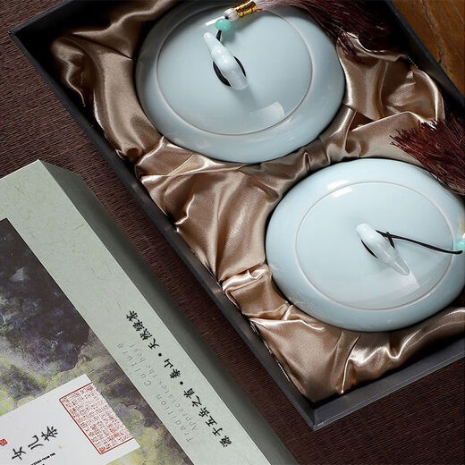 Hand in hand Shandong Taishan Daughter's Tea Gift Box 2024 New Tea Mingqian Special Grade Green Tea Tai'an Specialty Tea Daughter's Black Tea 220g Special Grade Porcelain Jar Gift Box