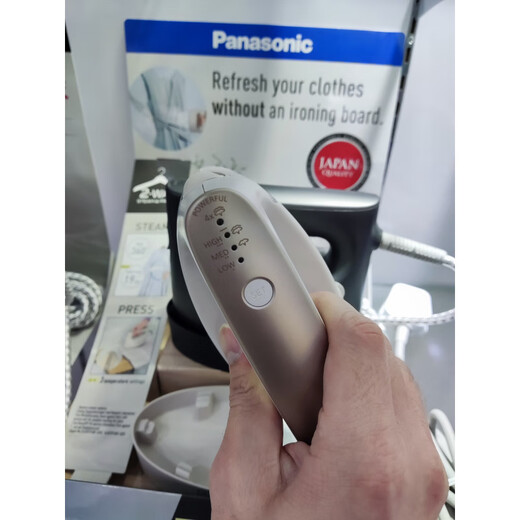 Panasonic/Panasonic Mini Hanging Iron NI-FS770 4x Steam Express Preheating Beige_Hong Kong