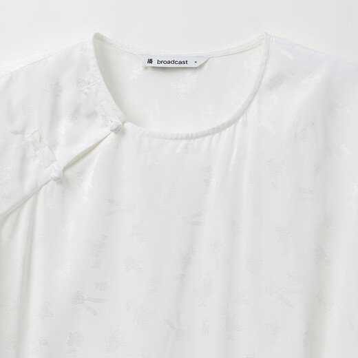 BO [neuer chinesischer Stil] Bobing Button Round Hals kurzärmeliges Hemd für Fraueneinkaufszentrum Gleicher lose Temperament Top BDR2HD1396 1W40 Weiß M.