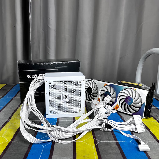 Yichenyu Xuanwu 500Kill bewertet 500 W Spitze 700 W DC-DC-Super-Core-Last-Netzteil 80PLUS White-Label-zertifiziertes Staub-Regen-DIY-Panzer-Attentäter-Desktop-Computer-Netzteil Xuanwu 500 K weißes White-Label-Spitzen-700 W mit Wechselstromleitung